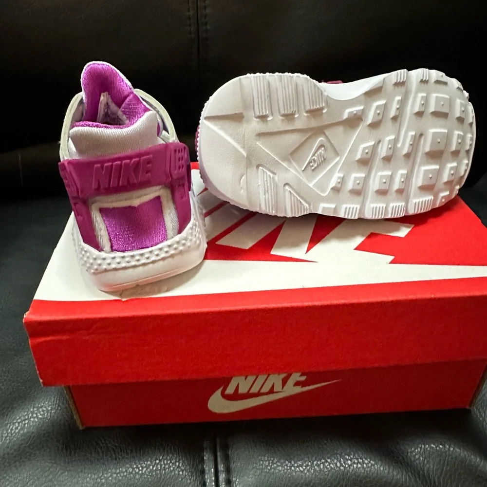 Nike Huaraches Run Shoes (Toddler) - Picture 1 of 3
